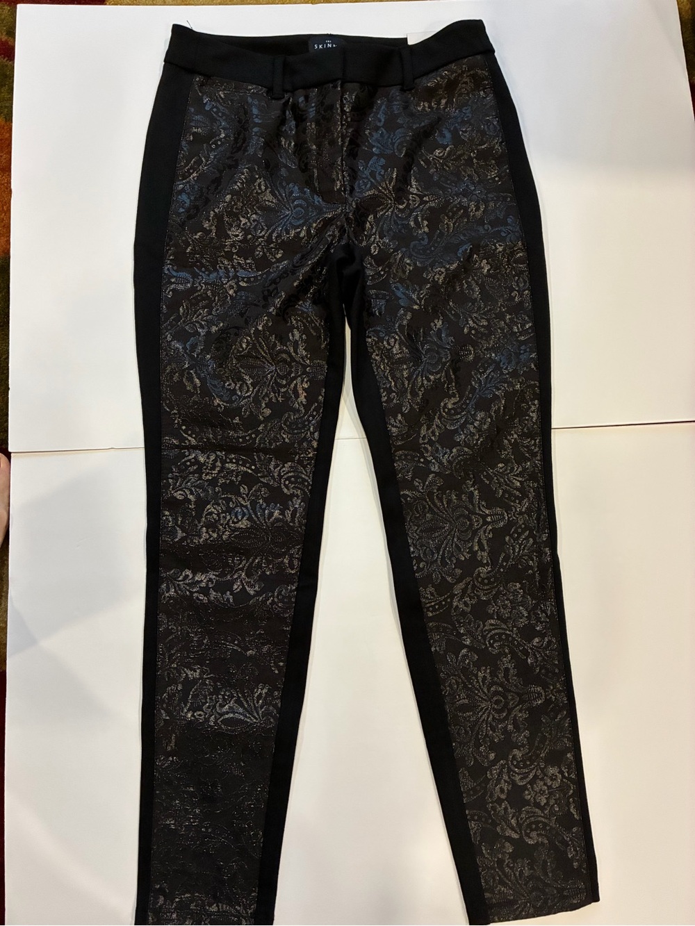 NWT White House Black Market Black Paisley Skinny Pants
